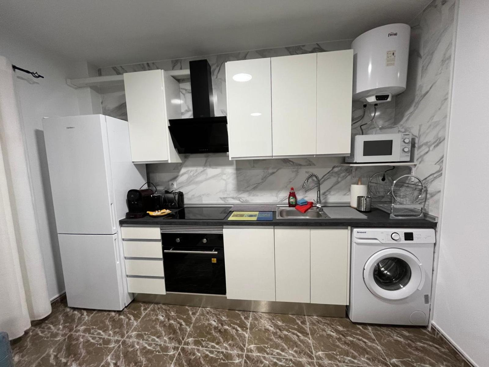 Appartamento Apartamento Mercurio- Barajas 1B Madrid Esterno foto